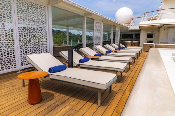 Paul Gauguin Cruises MS Paul Gauguin Pool 5 ©Paul Gauguin Cruises.jpg